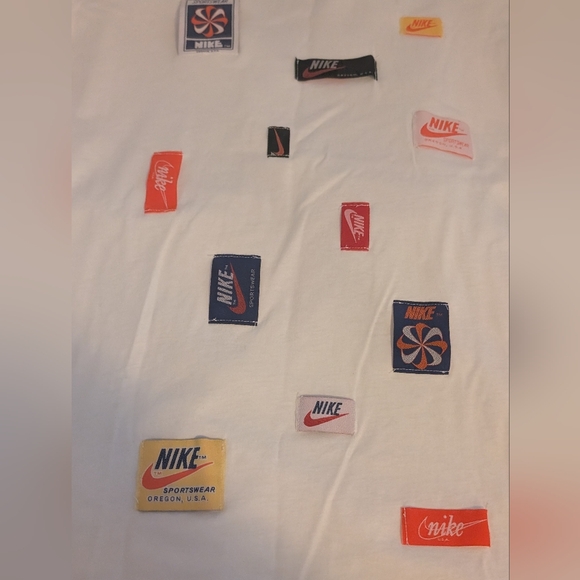 Nike Women's  Labels Shirt Tag Collection Collage Long Sleeve Size M - Picture 3 of 4